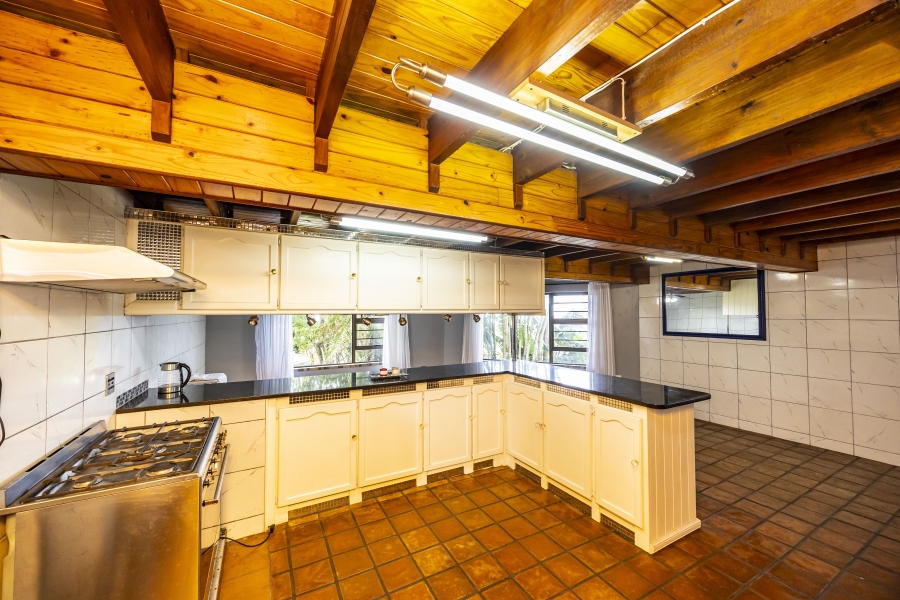 4 Bedroom Property for Sale in Sunnyridge Eastern Cape